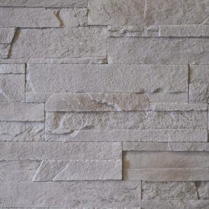 Pierre Portland Ton Gris Clair de l’Orsol Collection Pierres, parement mural élégant pour murs intérieurs et extérieurs, produit ORSOL disponible chez Orpa Matériaux (Elaustore).