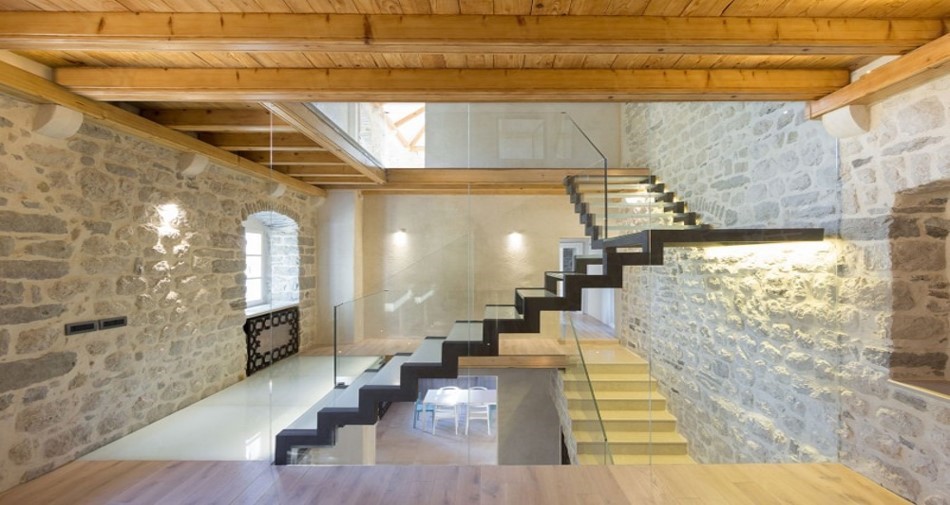 Réussir sa maison individuelle grâce à une préparation rigoureuse incluant choix du terrain, budget, démarches administratives et suivi de chantier, avec solutions ITE Verniprens disponibles chez Orpa Matériaux Elaustore